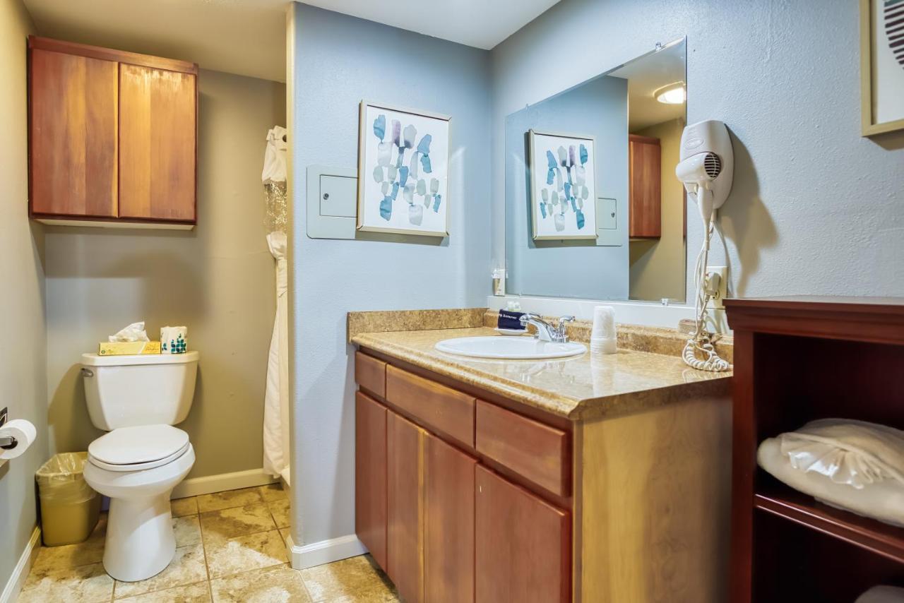 Queen Room with Kitchen,1086863986:JPEG