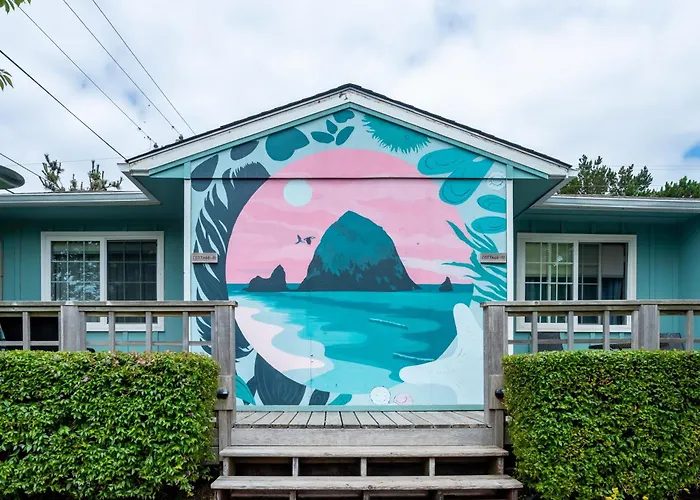 Luxury hotel only: Inn At Haystack Rock